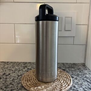 Yeti 18 oz Rambler Bottle with Triplehaul Cap